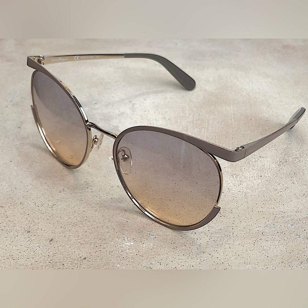 Salvatore Ferragamo round oversized sunglasses